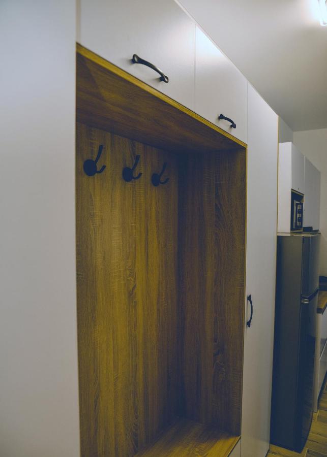 Four Rooms Apartments Cherkasy Bagian luar foto