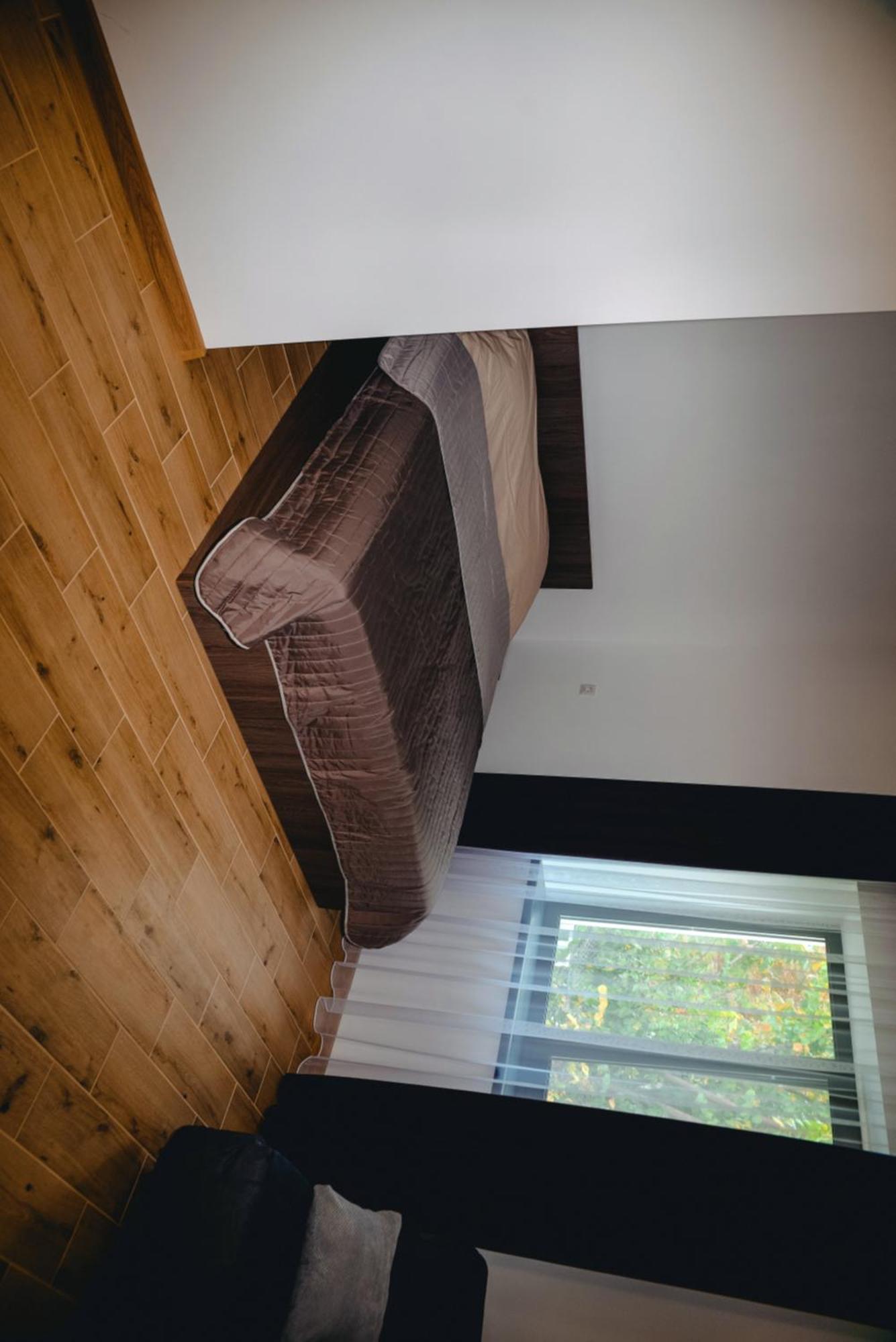Four Rooms Apartments Cherkasy Bagian luar foto