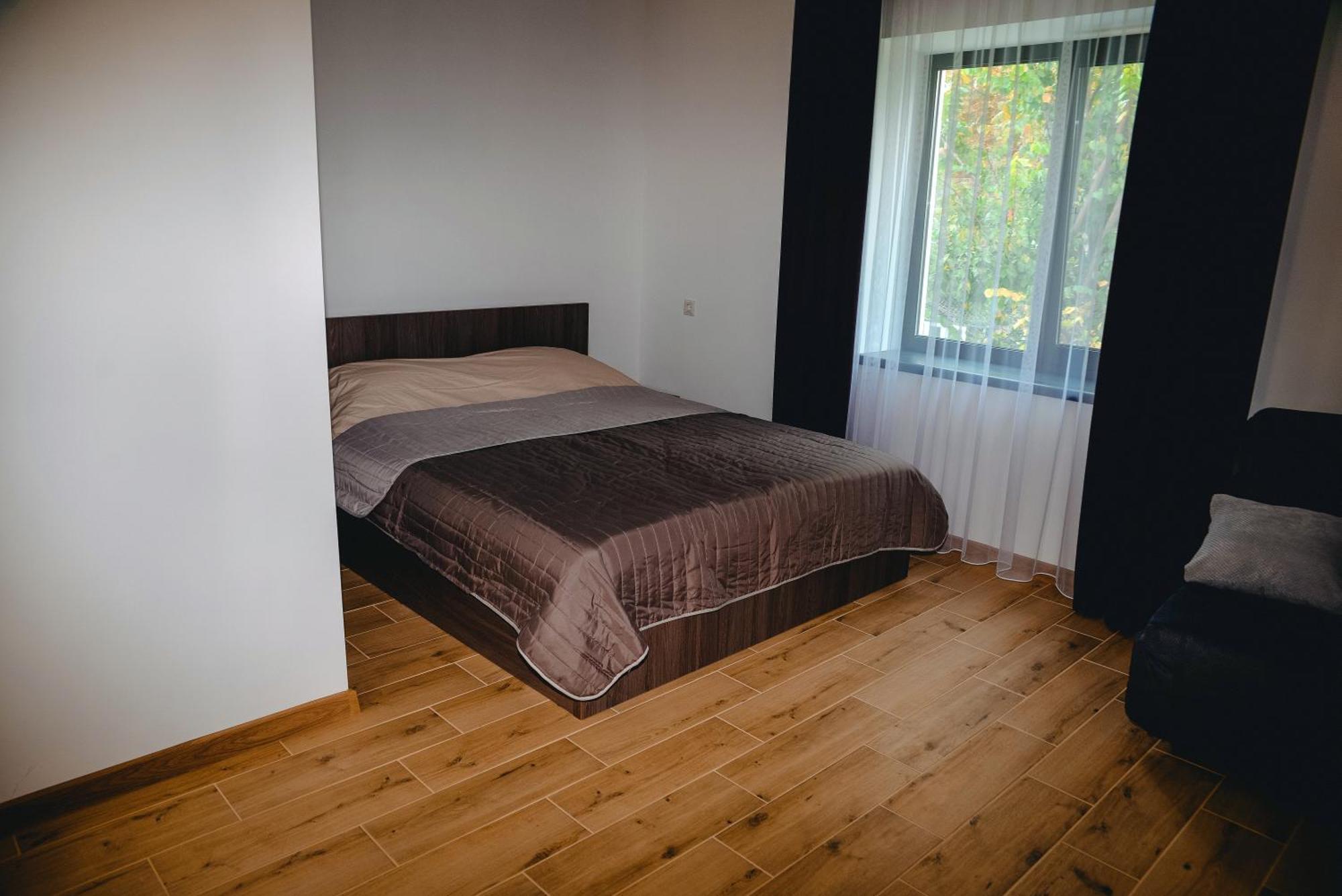 Four Rooms Apartments Cherkasy Bagian luar foto